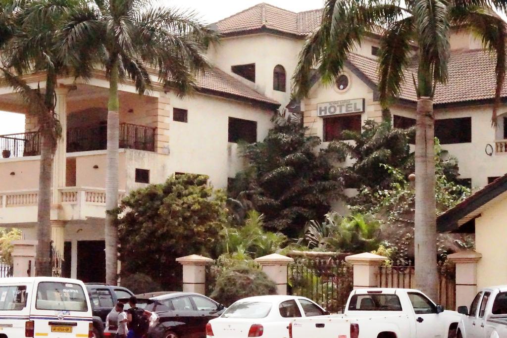 Accra Royal Castle Apartments & Suites Kwabenya Buitenkant foto